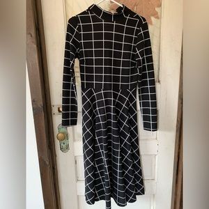 B&W long sleeve mock neck skater dress. Size small.